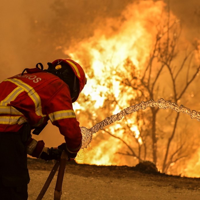 Τουρκία: Μεγάλη φωτιά στην Ντάτσα – Καίγονται σπίτια, χιλιάδες άνθρωποι φεύγουν