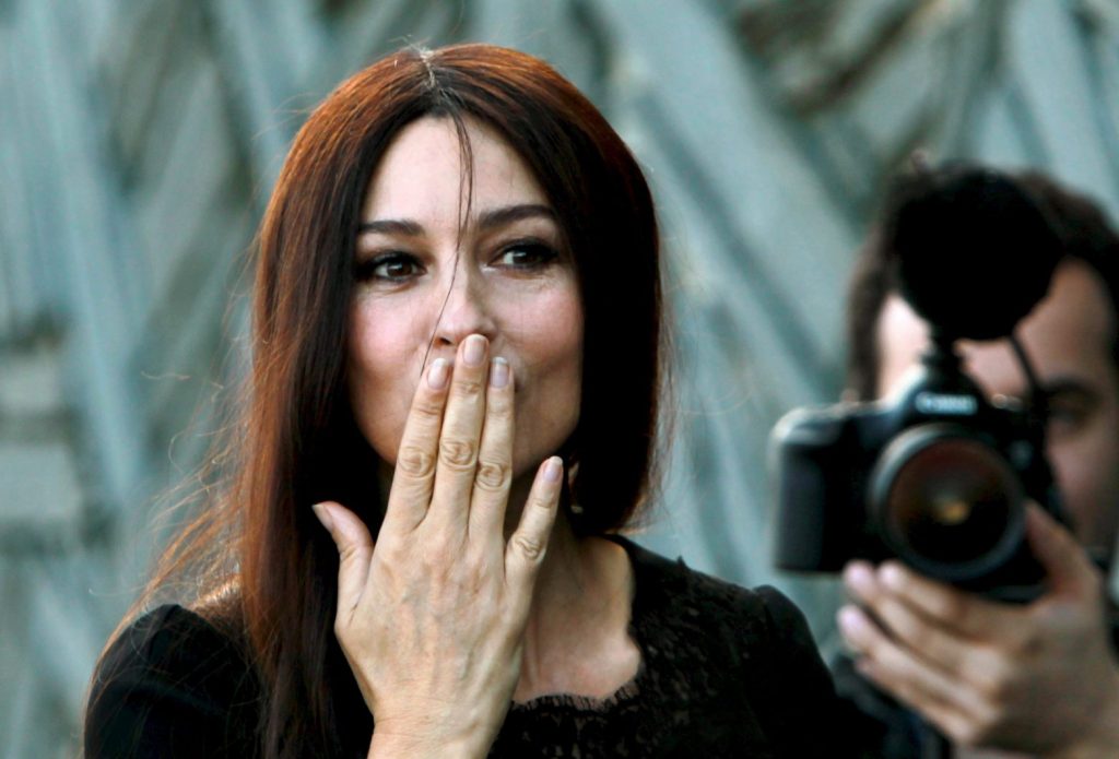 Η Μόνικα Μπελούτσι κάνει διακοπές στην Ελλάδα