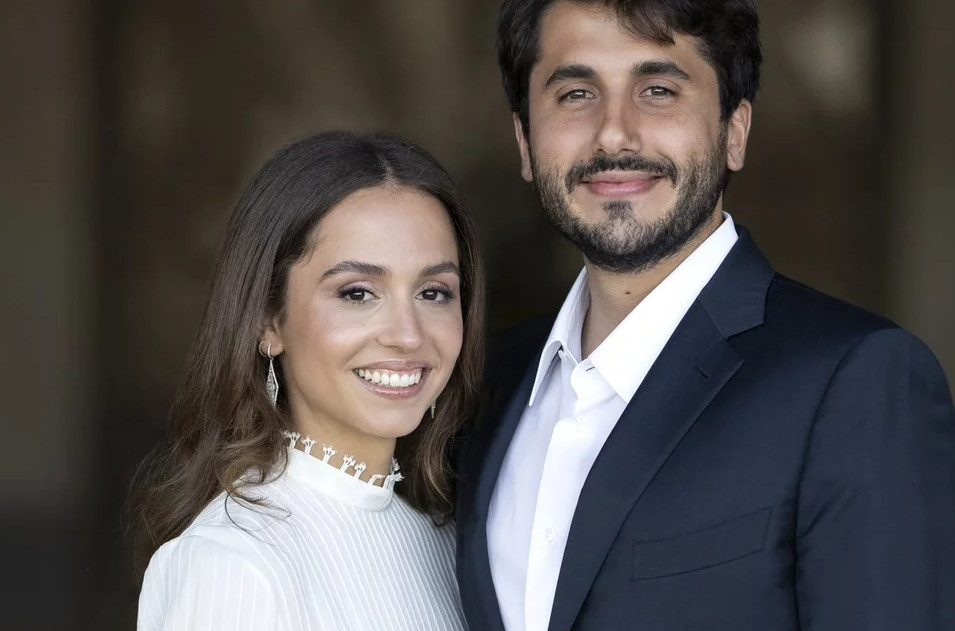 Αρραβωνιάστηκε η πριγκίπισσα Ιμάν, κόρη της βασίλισσας Ράνιας, με ελληνικής καταγωγής οικονομολόγο