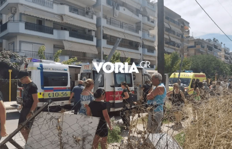 Αυτοκίνητο έπεσε πάνω σε στάση λεωφορείου – Τρία παιδιά παρασύρθηκαν