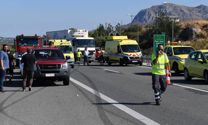 Δύο νέοι νεκροί και δύο τραυματίες σε τροχαίο στην Κορίνθου Τριπόλεως – Το μεγάλο λάθος που έγινε