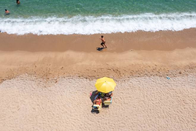 Έρχεται νέο «κύμα έντονης ζέστης» – Τι καιρό θα κάνει στις 15 Αυγούστου