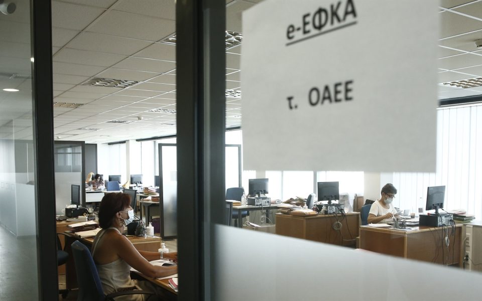 Εκδόθηκαν 30.200 κύριες συντάξεις τον Ιούλιο