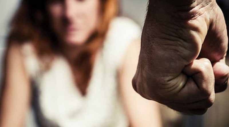 Εφιαλτικές διακοπές: Τουρίστας ξυλοκόπησε άγρια την πρώην σύζυγό του σε δωμάτιο ξενοδοχείου