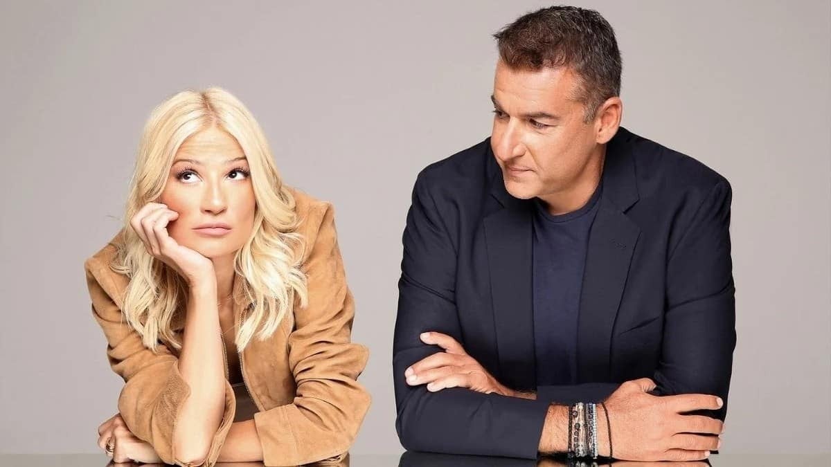 Ο Γιώργος Λιάγκας “κλέβει” την Αργυρώ Μπαρμπαρίγου από την Φαίη Σκορδά