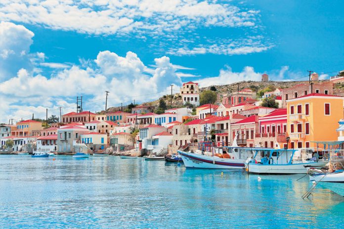 Ξεπέρασαν τα 4 εκατ οι αφίξεις τουριστών στα νησιά του Νοτίου Αιγαίου