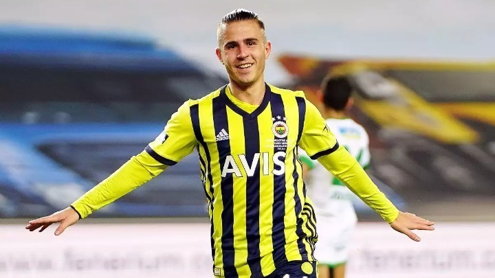 Στην Αγγλία για τη Χαλ ο Πέλκας