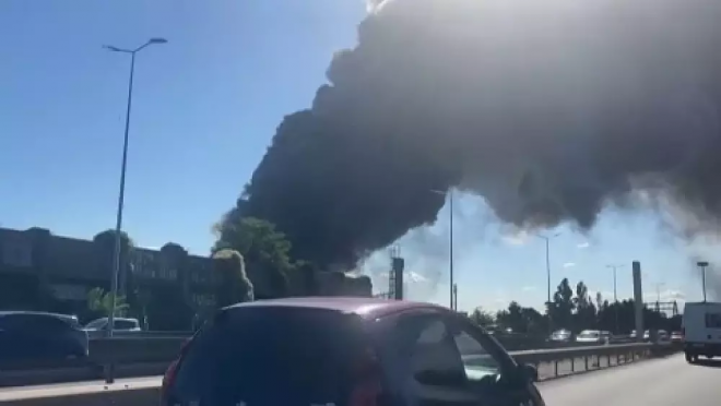 Παρίσι: Μεγάλη φωτιά στην αγορά Ρανζί