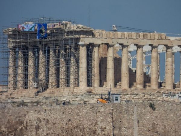 Ο άνδρας που ανέβηκε στην Ακρόπολη ζητά να συναντήσει τον πρωθυπουργό