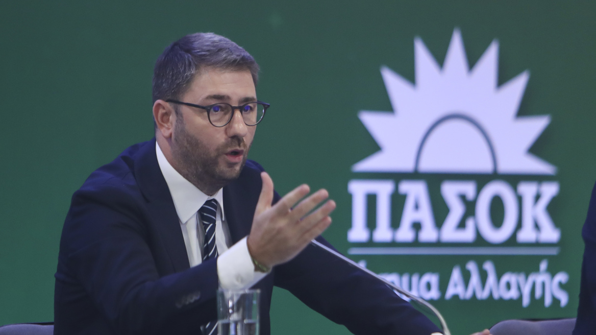 Ανδρουλάκης στην ΔΕΘ: Ο πρωθυπουργός να άρει το απόρρητο για τις παρακολουθήσεις