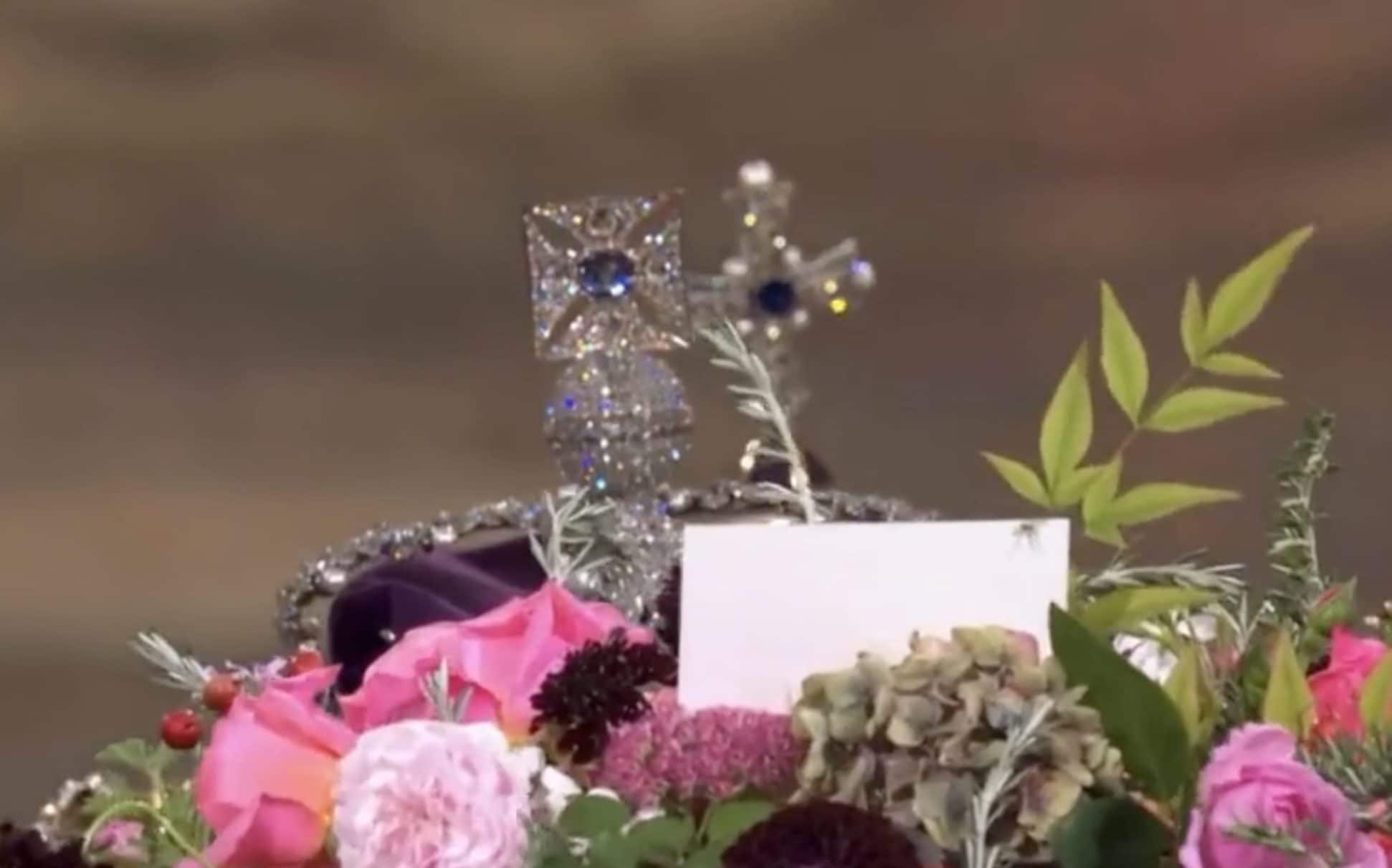 Viral η αράχνη πάνω στο φέρετρο της βασίλισσας Ελισάβετ