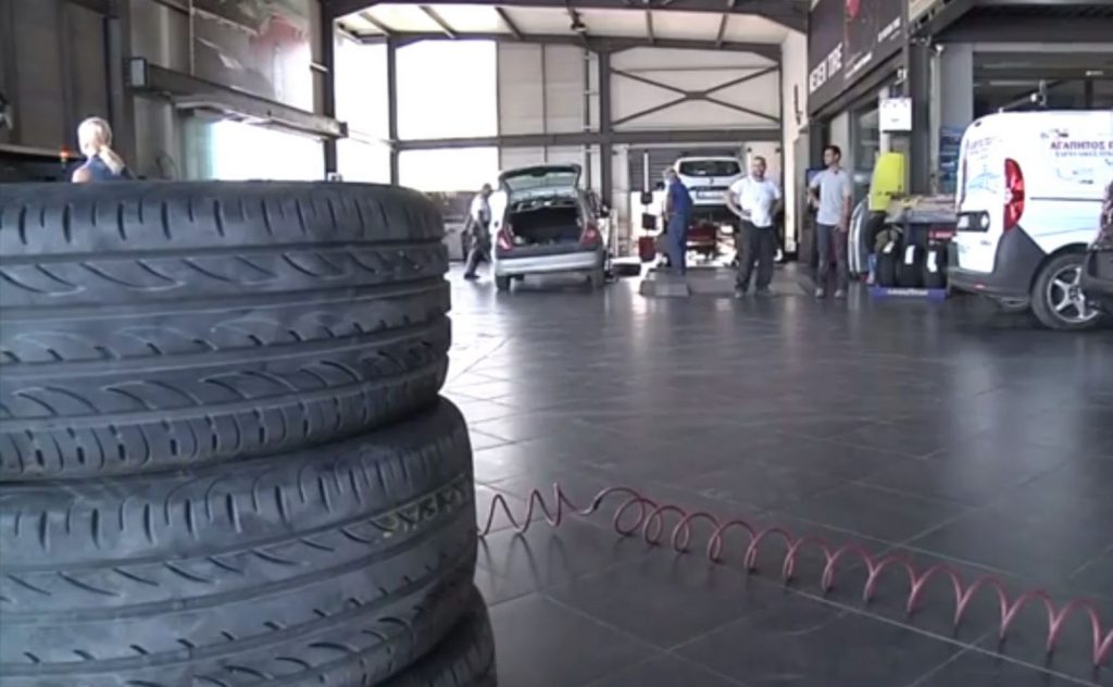 Ακρίβεια: Σε απόγνωση οι οδηγοί από τη νέα αύξηση στις τιμές των ελαστικών ΒΙΝΤΕΟ