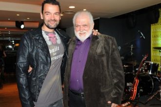 Συγκλονίζει ο Κωνσταντίνος Καζάκος – Αυτή ήταν η τελευταία επιθυμία του πατέρα του