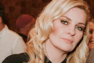 Κώστας Καζάκος: «Μου στάθηκε σαν πατέρας» λέει συγκινημένη η Ελισάβετ Μουτάφη