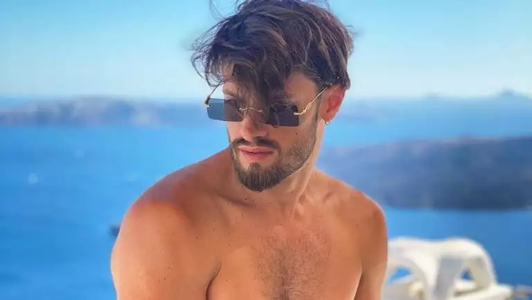 Σοκάρει ο Στέλιος Νιάκαρης: «Γδύσου και θα πάρεις τη δουλειά, μου είπε και γδύθηκα»