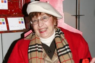 Έφη Παπαθεοδώρου: Ο Γιώργος Καπουτζίδης μου έκανε πάρα πολύ καλό