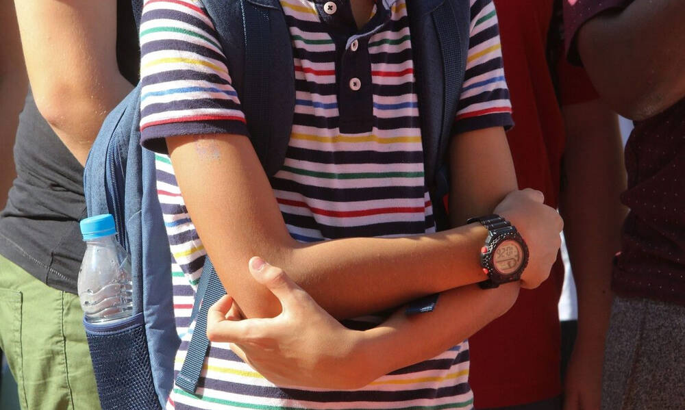 Ανοίγουν τα σχολεία τη Δευτέρα χωρίς μάσκες και τεστ - Όλα όσα ισχύουν για το πρώτο κουδούνι