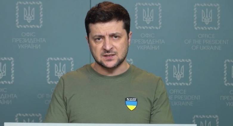 Ο Βολοντίμιρ Ζελένσκι κατηγορεί τους Ρώσους εισβολείς για βασανιστήρια