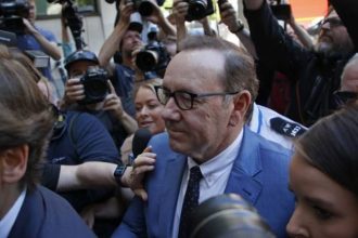 Κέβιν Σπέισι: Αθωώθηκε για τη σεξουαλική παρενόχληση ανηλίκου