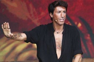 Ξέσπασε ο Κωνσταντίνος Εμμανουήλ: «Ασχολούνται με το ποιος είναι γκέι, εγώ είμαι με τη Νάνσυ και είναι αληθινό»