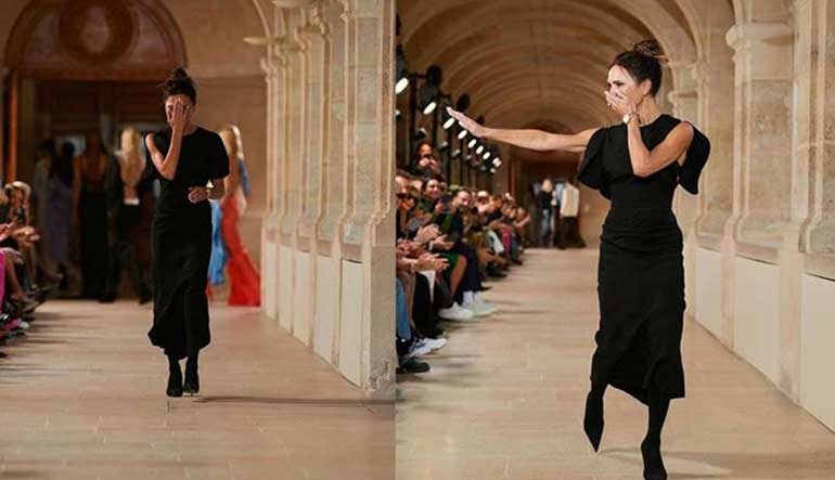 Victoria Beckham: «Λύγισε» στην επίδειξη μόδας της στο Παρίσι