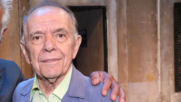 Γιώργος Αρμένης: «Δεν μπορούσα να ξεστομίσω τη λέξη πατέρας. Μου έλεγαν "είσαι μπάσταρδος"»