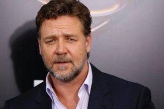 Ράσελ Κρόου: Δώρισε 5.000 λίρες σε βιβλιοπωλείο για να μην σταματήσει τη λειτουργία του