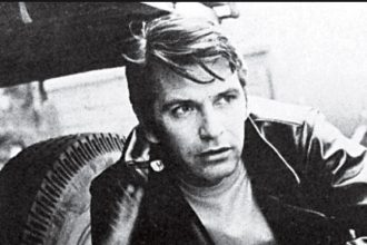 Μαριάνα Λάτση – Νίκος Κούρκουλος: Ένα μοναδικό φιλί που δεν έκρυβε τον έρωτα τους