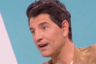 Σάκης Ρουβάς: Η 14χρονη κόρη του, Αναστασία τραγουδάει στο Tik Tok και κλέβει την παράσταση - ΒΙΝΤΕΟ