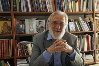 Γιάννης Σμαραγδής: «Δεν ξέρω τον Γιώργο Καπουτζίδη»