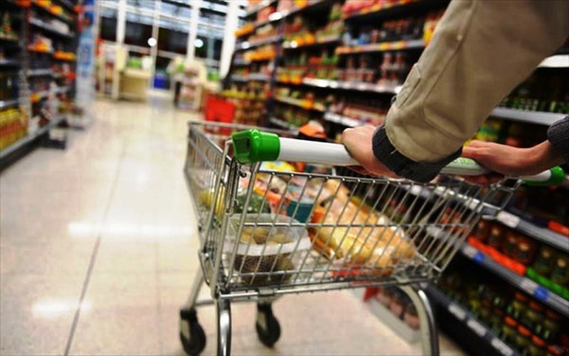 Το 67% των καταναλωτών έχει μειώσει και τα τρόφιμα στο σούπερ μάρκετ - Βασικό κριτήριο οι προσφορές