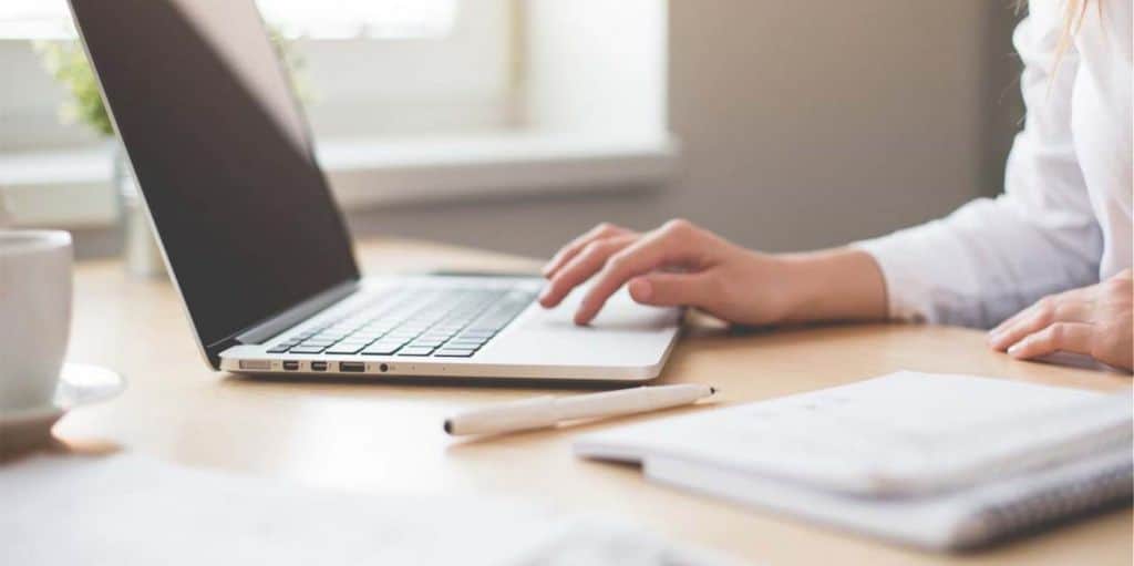 Δημόσιο: Ποιοι δικαιούνται τηλεργασία - Aναλυτικά η νέα ΚΥΑ