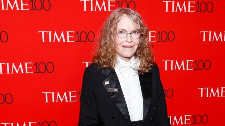 Η Μία Φάροου επιστρέφει με το «The Watcher» του Netflix