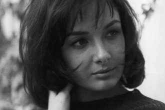 Ξένια Καλογεροπούλου: «Έχω χάσει την όρασή μου, ακούω την τηλεόραση γιατί δεν μπορώ να δω»