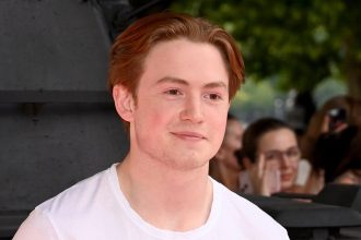 «Είμαι bi» αποκάλυψε ο πρωταγωνιστής του Heartstopper – Γιατί αναγκάστηκε να κάνει coming out