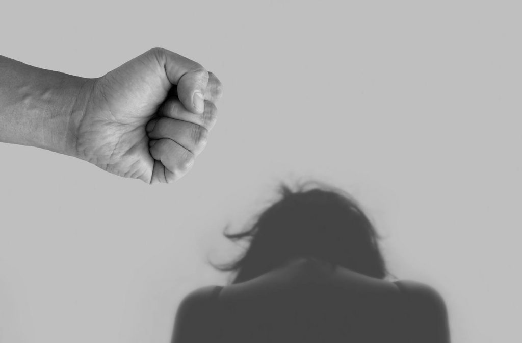 Συμμορία μαθητών που ξέρουν πολεμικές τέχνες ξυλοκόπησαν συμμαθητή τους