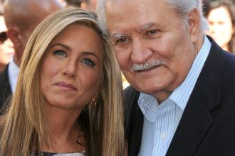Πέθανε ο πατέρας της Τζένιφερ Άνιστον