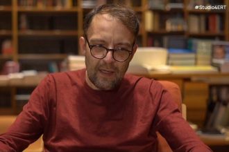 O Αύγουστος Κορτώ εξομολογείται: «Είμαι διπολικός και αλκοολικός»