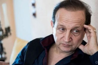 Αποκάλυψη Μπιμπίλα: «Υπάρχουν δύο θάνατοι αγαπημένων ηθοποιών, οι οικογένειες δεν θέλουν να το δημοσιοποιήσουν»