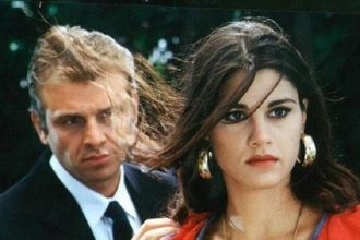 Άννα Μαρία Παπαχαραλάμπους: Είχε ερωτευτεί τον Απόστολο Γκλέτσο στους «Ψίθυρους Καρδιάς»