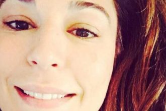 «Έσπασε» η Κατερίνα Παπουτσάκη: «Σκάσε, συγκινήθηκα τώρα»