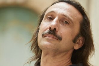 Ρένος Χαραλαμπίδης: Δεν φλερτάρω στα 52 μου, δεν το θεωρώ κομψό