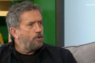 Σπύρος Παπαδόπουλος: «Τι θες τώρα εσύ ρε παιδί μου;» – Αμήχανη στιγμή on air
