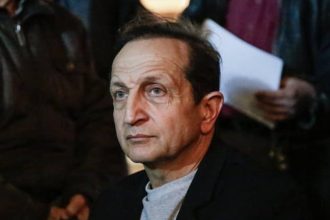 Σπύρος Μπιμπίλας: Η σκηνή μου στο The Crown κόπηκε για έναν ιδιαίτερο λόγο