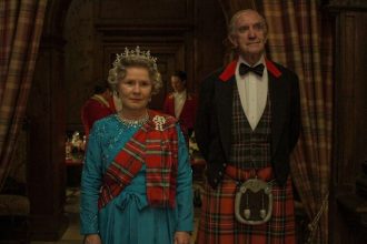 The Crown: Φρενίτιδα λίγο πριν την πρεμιέρα του νέου κύκλου