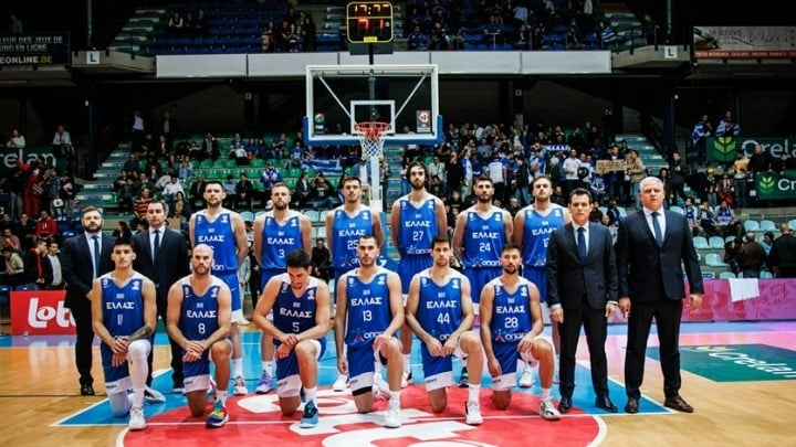 Λιόλιος, Ιτούδης και Παπανικολάου συνεχάρησαν τους διεθνείς στα αποδυτήρια