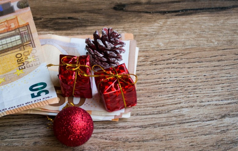 «Μποναμάς» για 222.000 συνταξιούχους έρχεται πριν τα Χριστούγεννα – Αυτοί που θα «ζεσταθούν» τις γιορτές