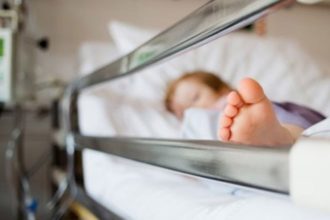 Νίκος Βέρτης: Βαρύ πένθος για τον τραγουδιστή – «Προστέθηκε ακόμα ένα αστέρι στον ουρανό»