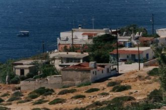 Μελίνα Νικολαΐδη: Αγκαλιές και φιλιά στην πρώτη δημόσια εμφάνιση με τον σύντροφό της