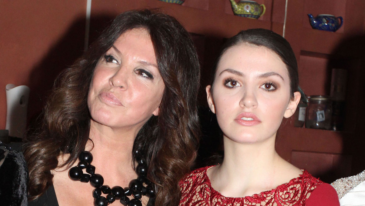 Φαίδρα Μπάρμπα: Η ζωή με τη μητέρα της και οι σπουδές στην Πάτρα